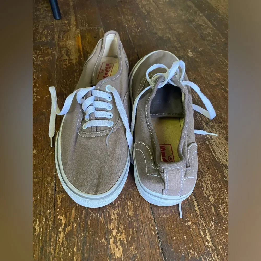 Levi’s Lowtop Flat Sneakers Gray Mens Size 9